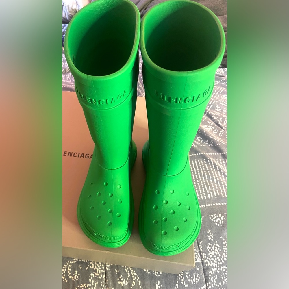 brand new can’t fit so up for sale size (38) women’s